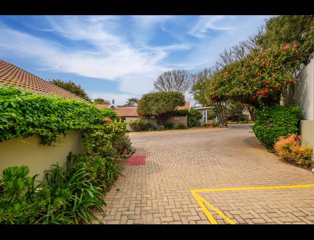 2 BEDROOM TOWNHOUSE FOR SALE IN SUNDOWNER